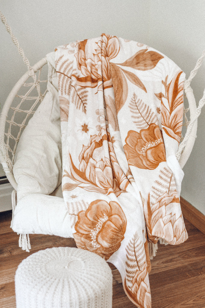 Vintage Floral Fleece Blanket